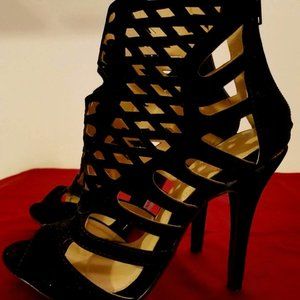 Women's Black heels Size 6